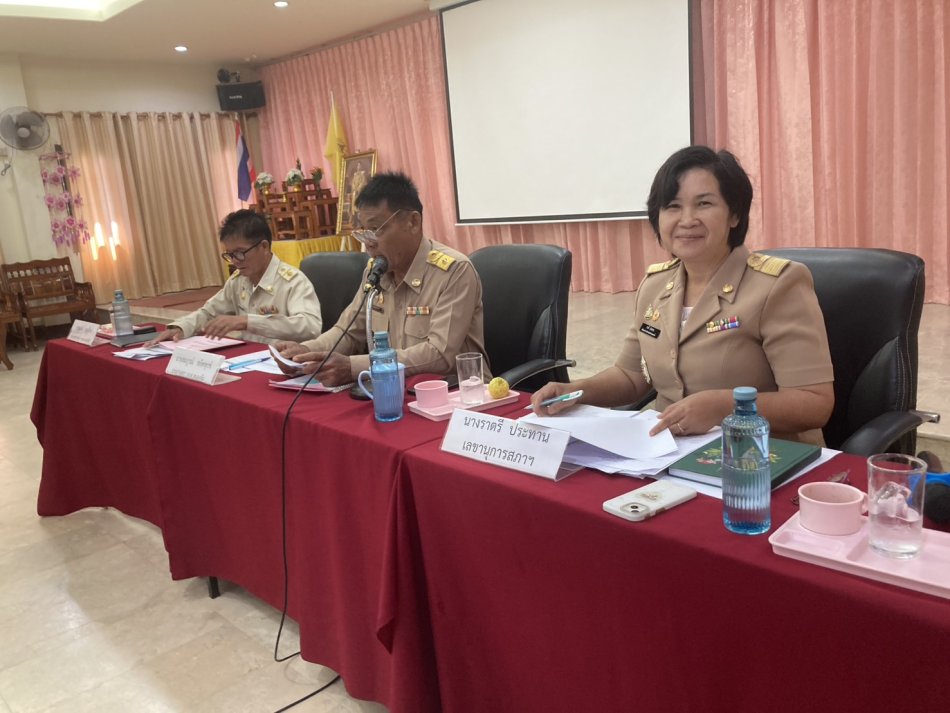ประชุมสภาองค์การบริหารส่วนตำบลหนองอ้ม สมัยสามัญ สมัยที่ 3/2569